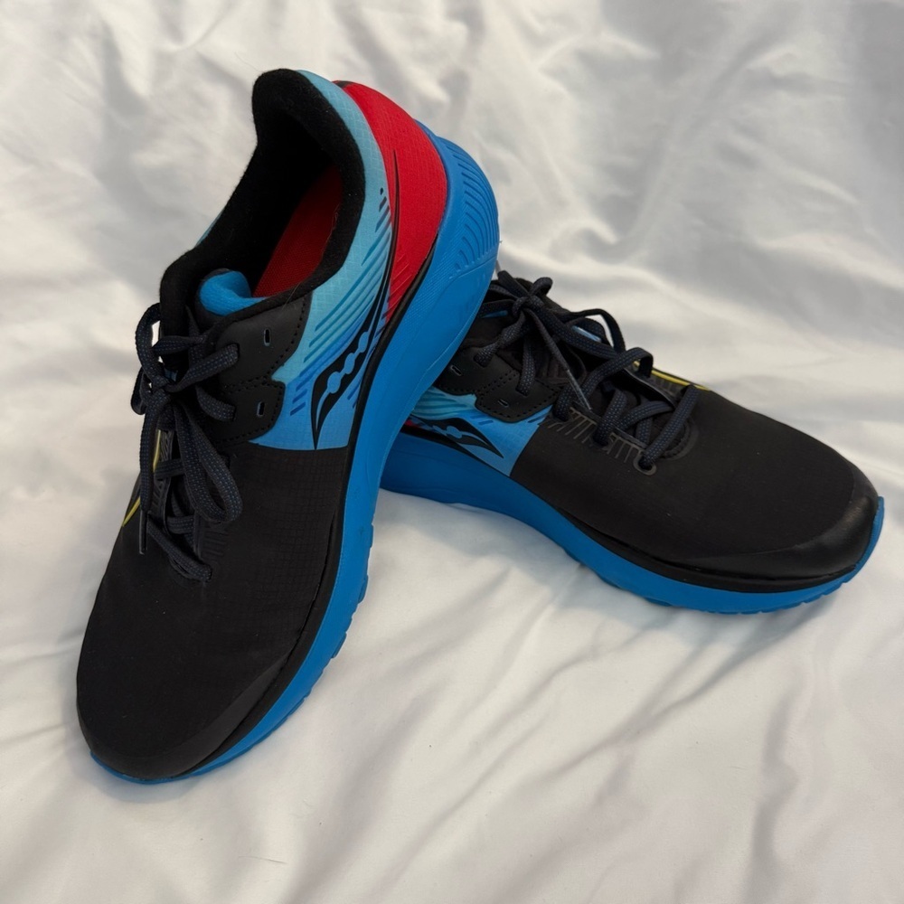 EUC Saucony Guide 14 Runshield Running Shoe